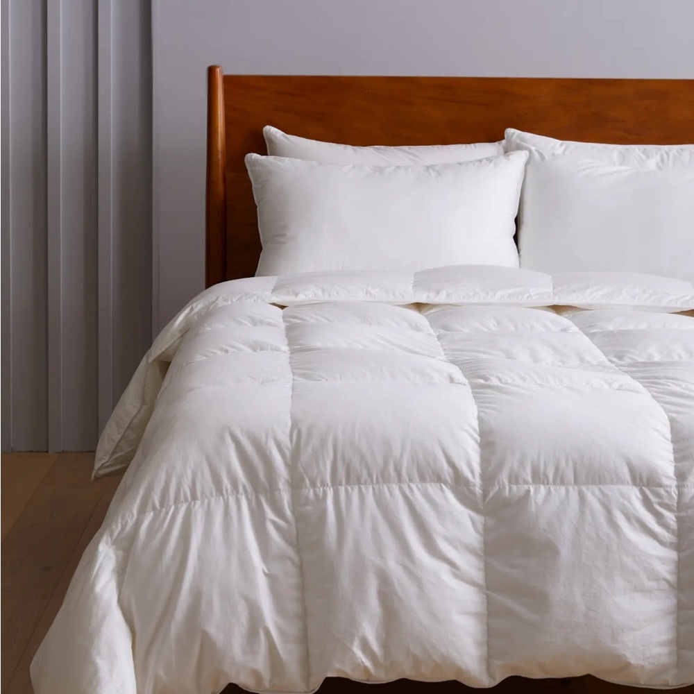 QUINCE Premium Down Alternative Comforter Full/Queen 7274 - Picture 2 of 5